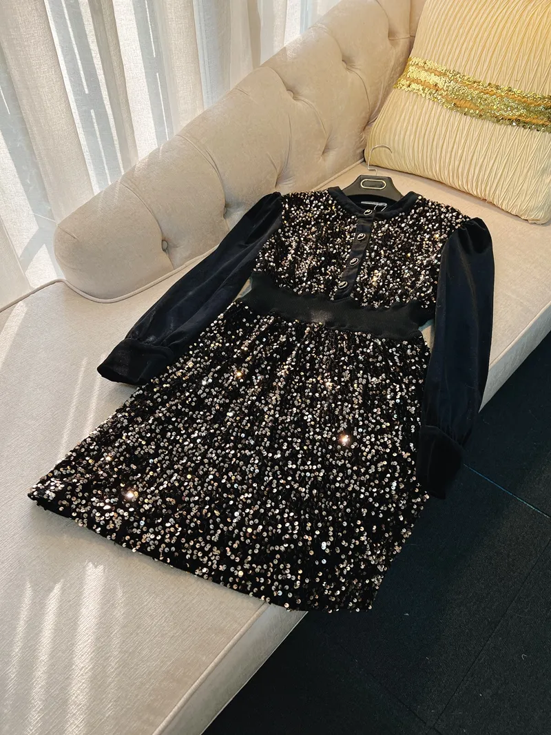 2023 Spring Black Solid Color Panelled Dress Long Sleeve Round Neck Sequins Knee-Length Casual Dresses J3F067753