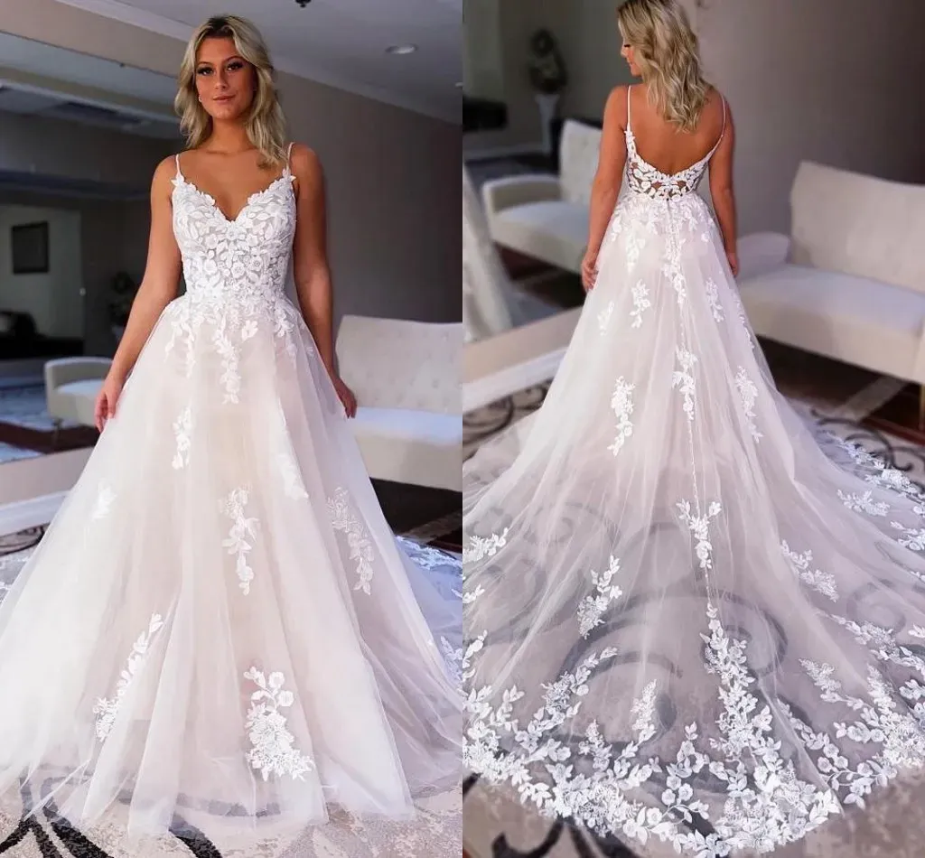 Boho 202 Robes de mariée magnifiques robe nuptiale en dentelle Applique Spaghetti Stracts de ligne de balayage en ligne Retour de balayage plus taille