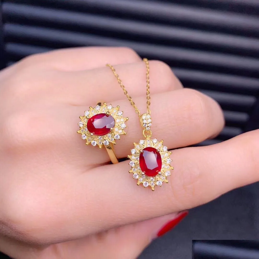 Andra smyckesuppsättningar Fire Color fl Diamond Gemstone Imitation Pigeon Blood Ruby Female Pendant Set 45 cm Chain Opening Ring Who Dhgarden Dhsyw