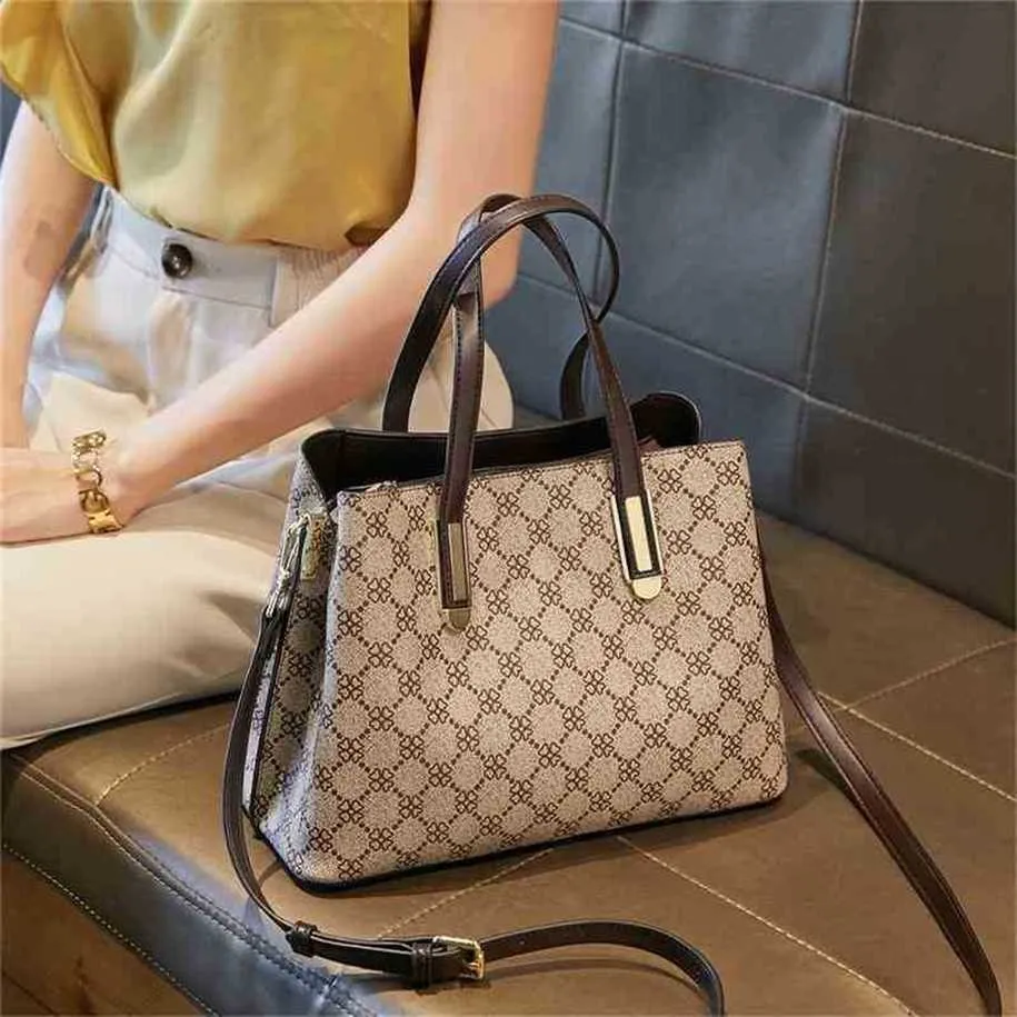 2023 Purses Clearance Outlet Online Sale Stuff Sacks Style Sling One Shoulder Bag Messenger stor kapacitet Mammap￥se Kontrast F￤rghandv￤ska