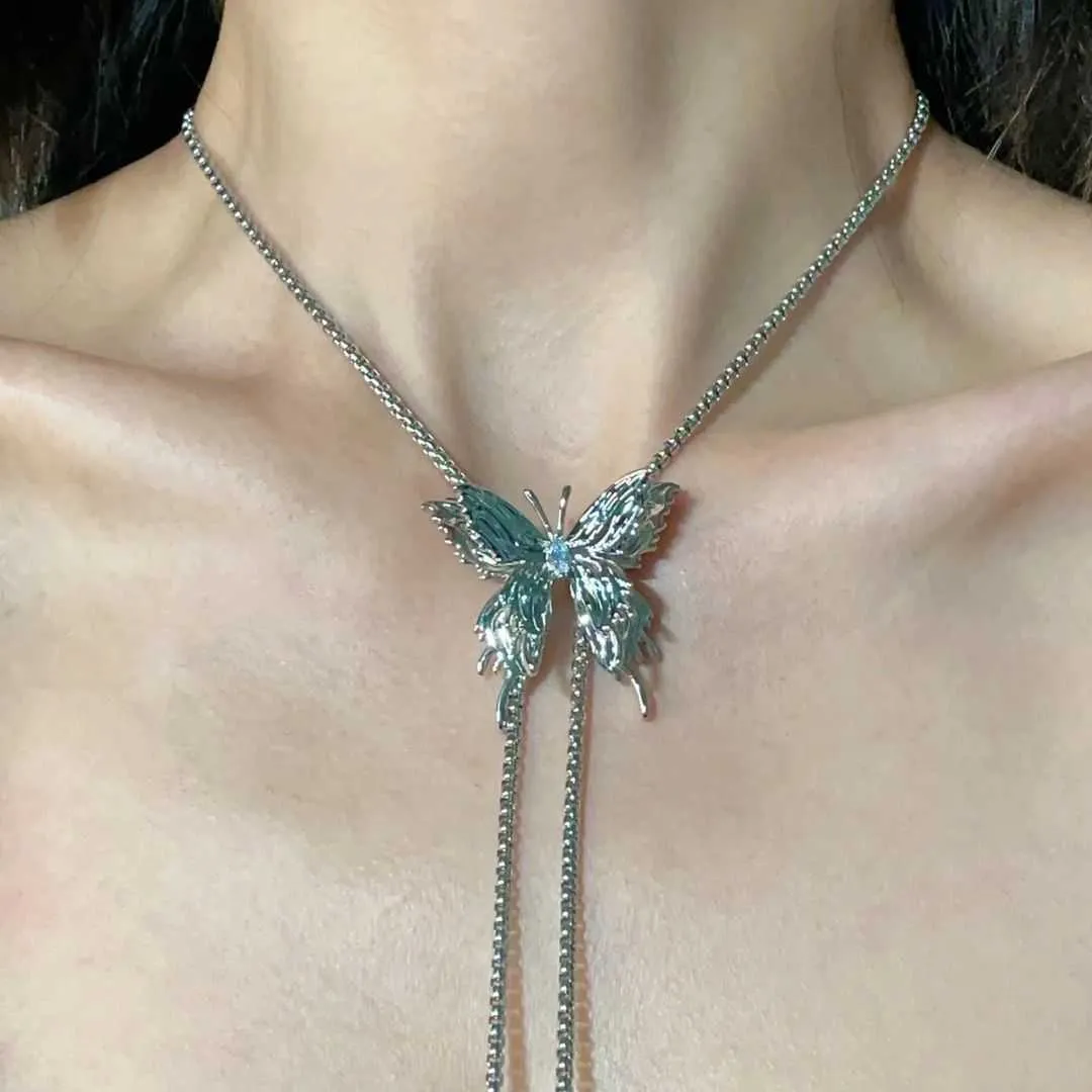 Creative Girls Hot Girls Liquid Metal Butterfly Pendant Chain Ajustement Colliers de cou insectes animaux à craquettes Animal pour femmes bijoux 0206