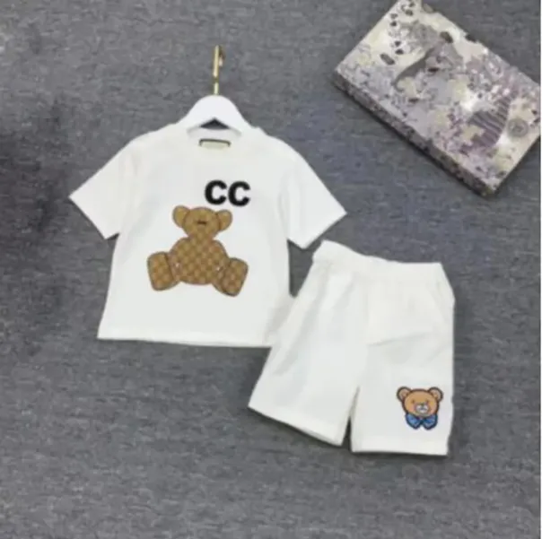 Conjuntos de roupas de designer de luxo camiseta infantil Ursinho camelo monograma shortst moda marca de moda britânica verão tesouros infantis meninas algodão duas peças