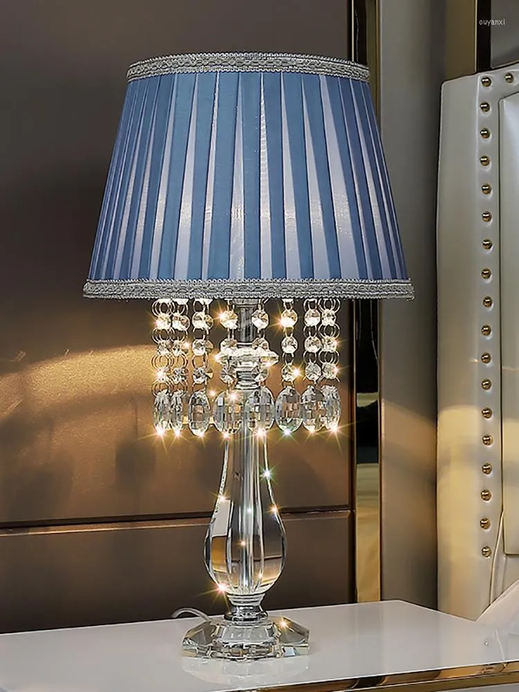 Masa lambaları Modern moda kristal lamba yatak odası başucu oturma odası lüks sıcak romantik evlilik Amerikan mavi