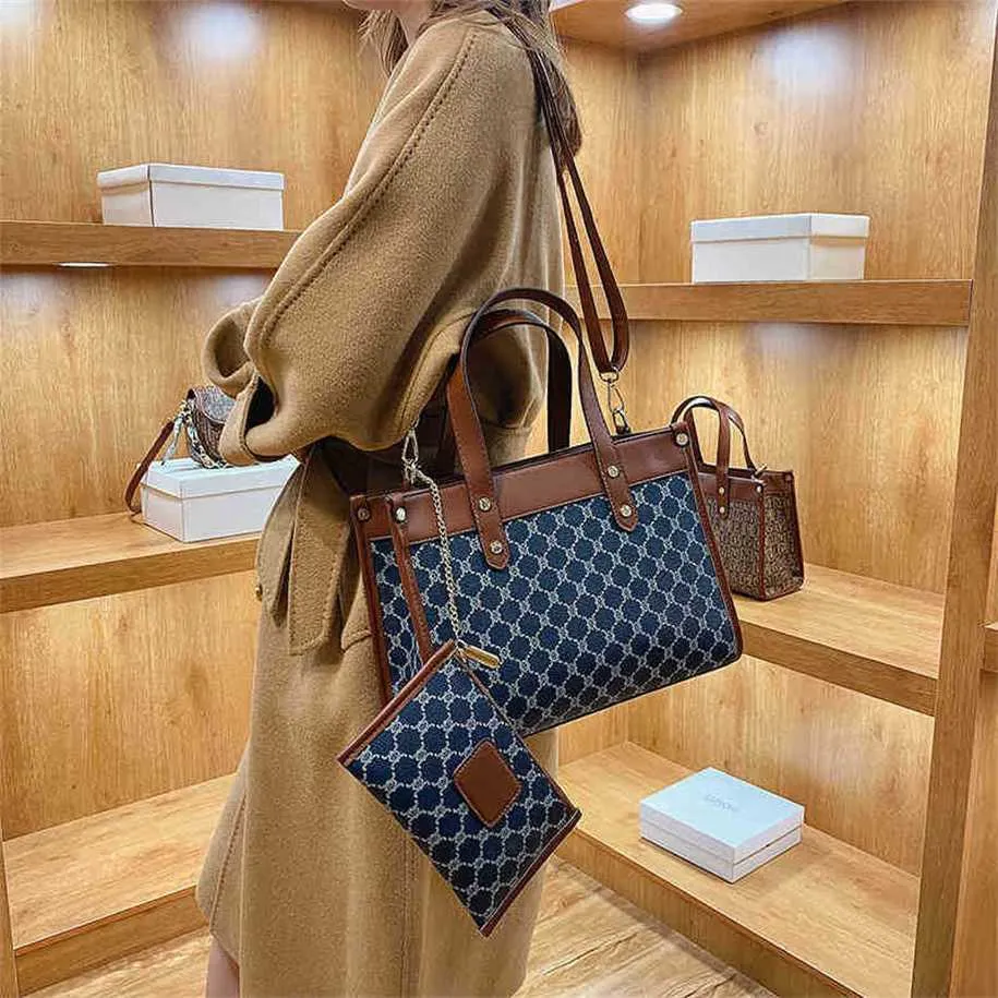 2023 Purses Clearance Outlet Online Sale Handbag French texture armpit shoulder new fashion light luxury women's tote Outlet minority style children's and mother's