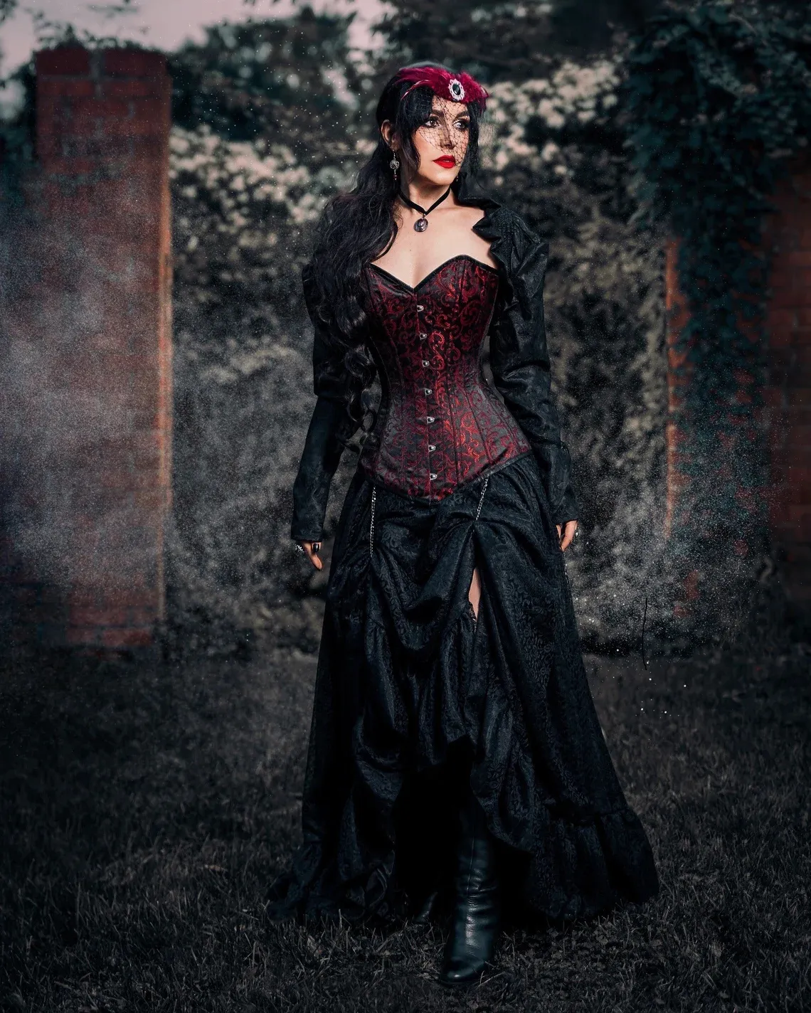 Gothic Victorian Long Prom Dress Black Red Lace A Line Corset Special Occasion Gown Floor Length Lace up Vintage Plus Size Masquerade Dress for Women