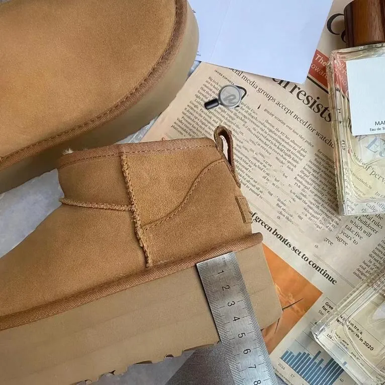 ارتفاع 5 سم النساء الشتاء Ultra Mini Boot مصمم أسترالي أحذية منصة للرجال من الجلد الحقيقي الدافئ في الكاحل أحذية فاخرة