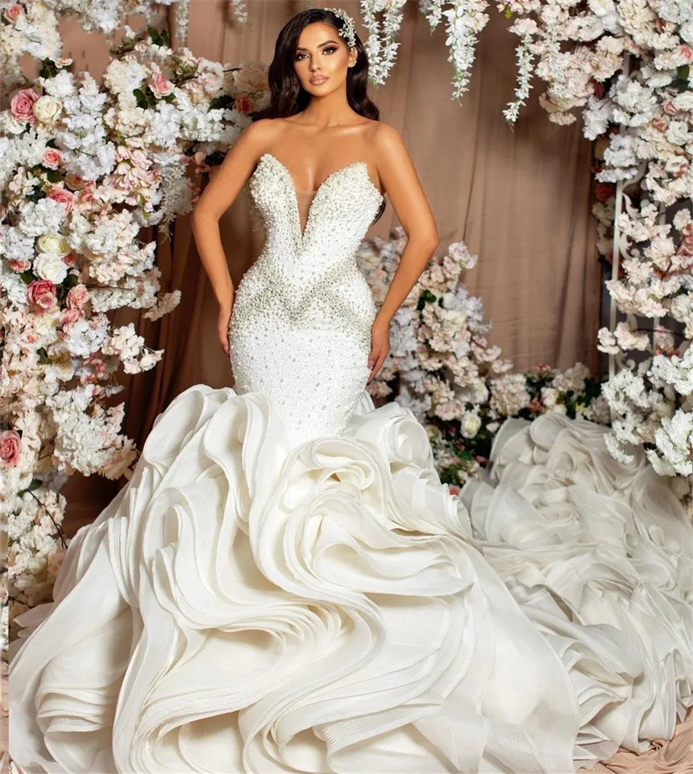 Abito da sposa a sirena di lusso Ruffles Train Organza Pizzo Perline di cristallo Diamanti Abito da sposa abiti da sposa 2023 Abito su misura Robe De Mariage