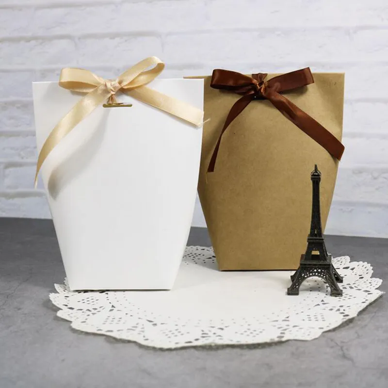 Gift Wrap 50pcs White Kraft Black Paper Bag Bronzing French "Merci" Thank You Box Package Wedding Party Favor Candy Bags With Ribbon 230206