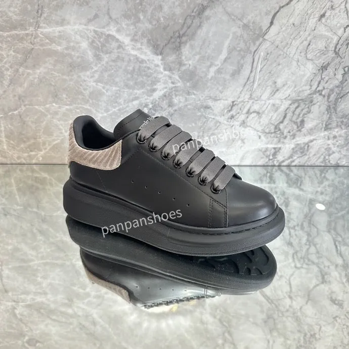 2023 Men Women Sneakers Patent Leather Mesh Flat Shoe Rubber Bottom Trainers Designer Sneaker Casual Shoes