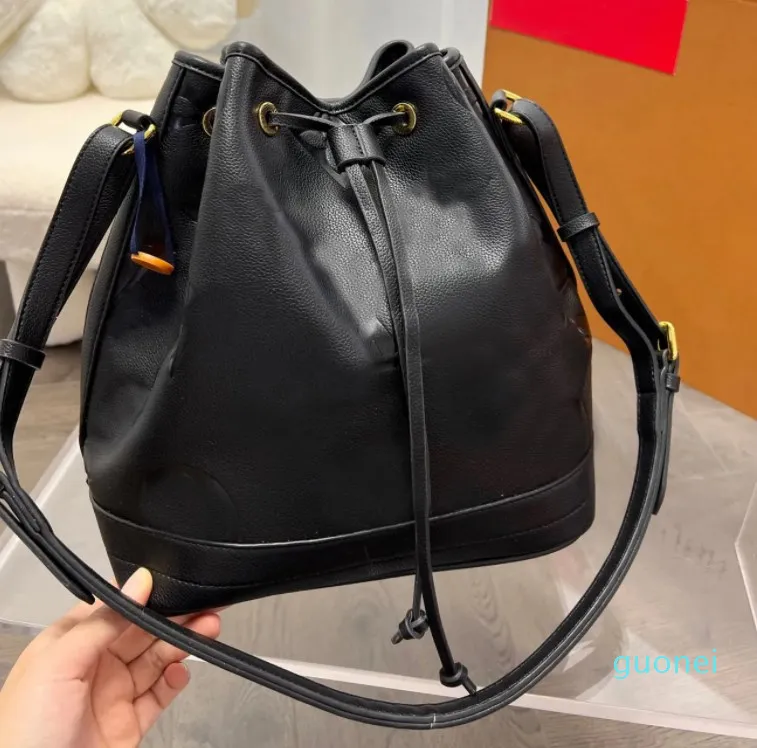 2023 Luxury Designer Bag Fashion DrawString Totes Ladies Lychee stor kapacitet Enkel axelhandv￤ska