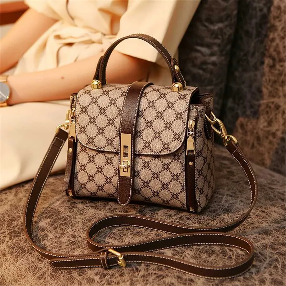 2023 Purses 클리어런스 아울렛 온라인 판매 새로운 패션 체인 버킷 분위기 다목적 메신저 여성의 작은 가방 단순