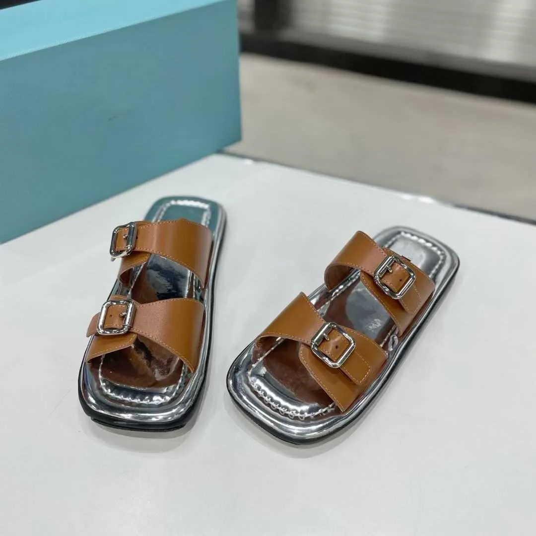 Women`s shoes spring and summer new mirror open toe sandals very simple wind buckle side empty flat bottom casual slippers for women