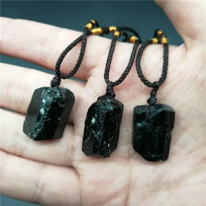 Pendanthalsband 3/PCS Natural Black Tourmaline Ore Energy Chakra Stone Gems Crystal Healing Christmmas Gift Presterant