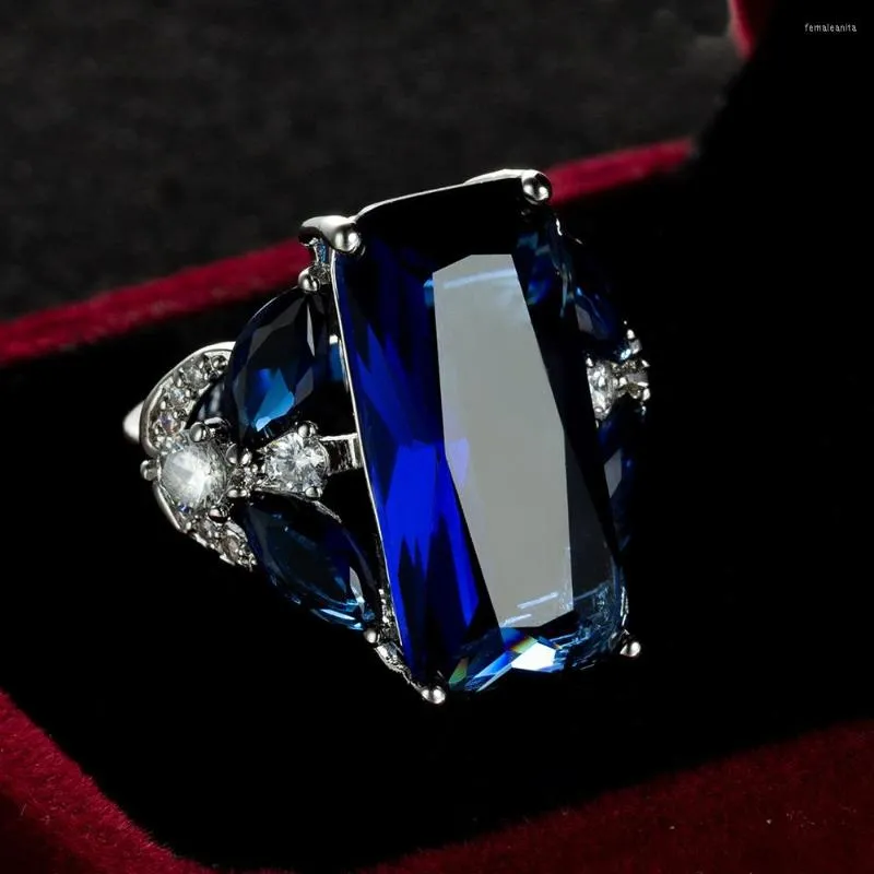 Обручальные кольца 2023 Sapphire Engagement Ring European и American Fashion Horse Eye Высококачественные украшения оптом