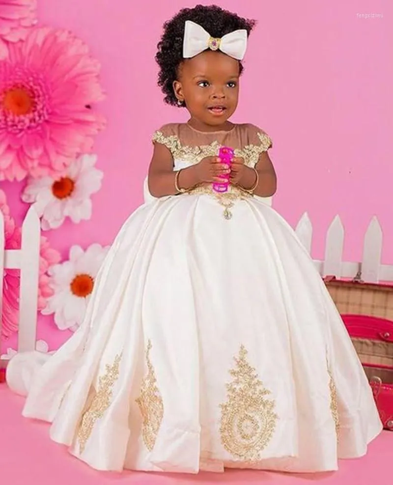 Abiti Da Ragazza In Pizzo Con Collo Trasparente E Fiori Da Sposa In Raso Bambini Abiti Da Festa Spettacoli Di Compleanno Abiti Formali Bambini Da 80 8 DHgate