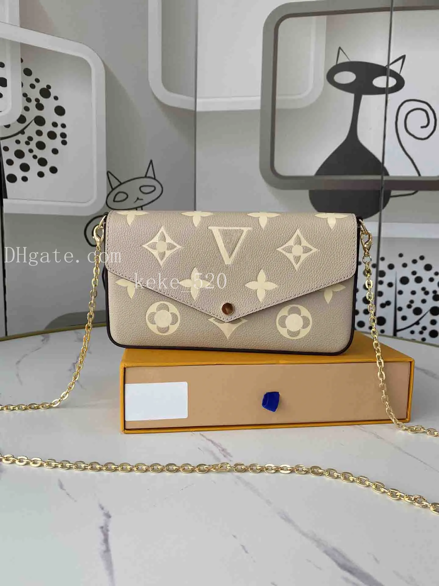 Shoulder Bag FELICIE POCHETTE Dove Grey Empreinte Leather with Bold Cream Flower Print Envelope Detachable Gold Chain 3 Multi Clutch M69977