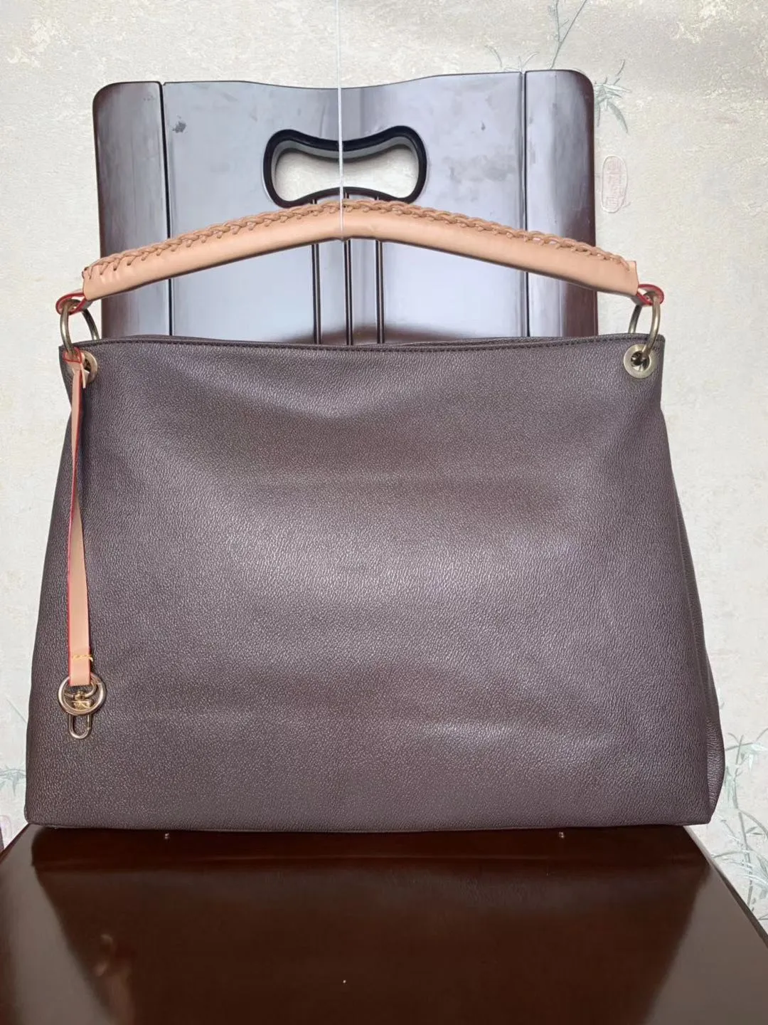 Designer' Luxury Bags for Women and Men