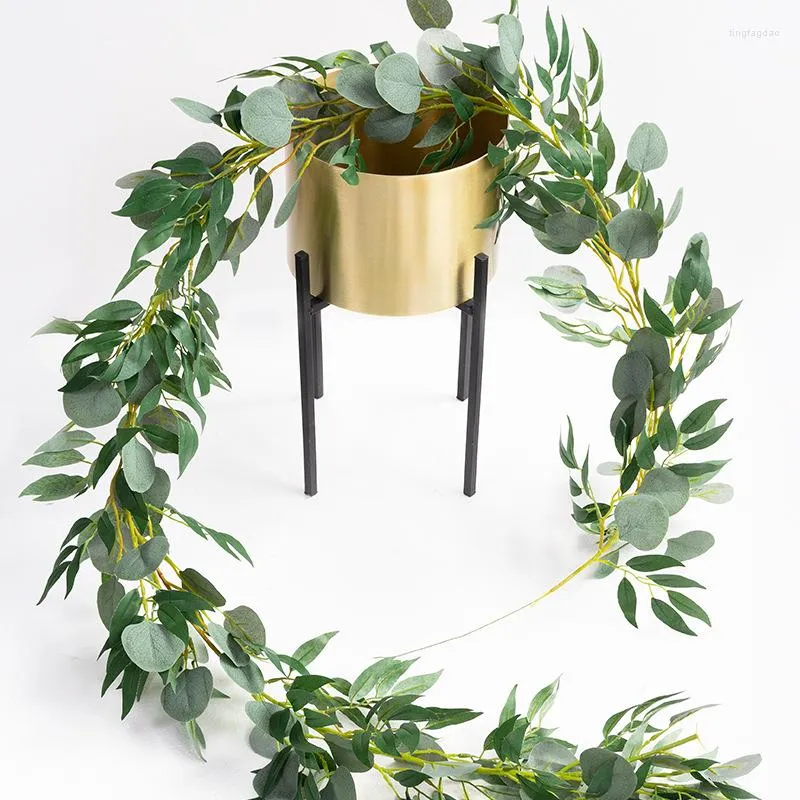 Kwiaty dekoracyjne 2M Sztuczne rośliny eukaliptus girland Willow pozostawia fałszywe wystrój domu winorośl Rattan Balkon Garden Wedding