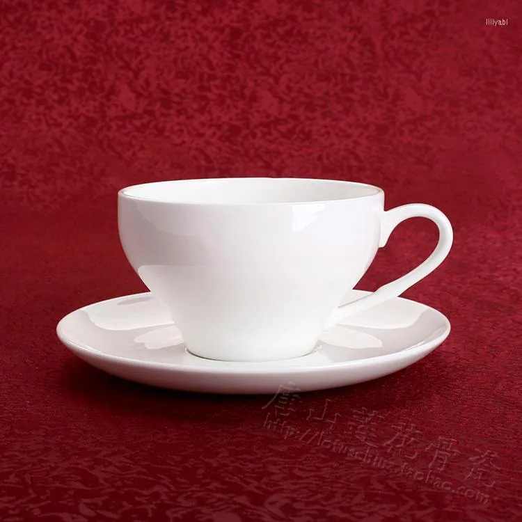 Kommen 45% botpoeder Europeaan standaard fijn porselein porselein Britse koffiebeker ambachtelijke thee met schotel