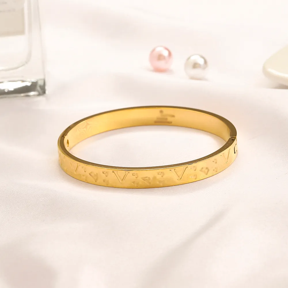 Las mejores pulseras de venta Brazalete de mujer Joyería de diseñador de lujo 18K Chapado en oro Acero inoxidable Amantes de la boda Brazaletes de regalo al por mayor