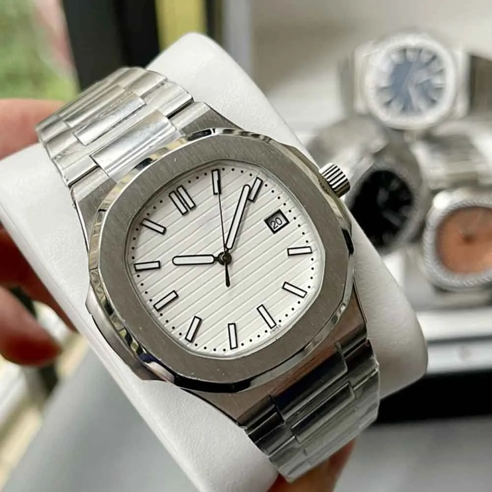 Klassiska herrklockor Automatisk Mechanical Watch 40mm rostfritt stål armbandsmode armbandsur för män armbandsur Montre de luxe festival gåva