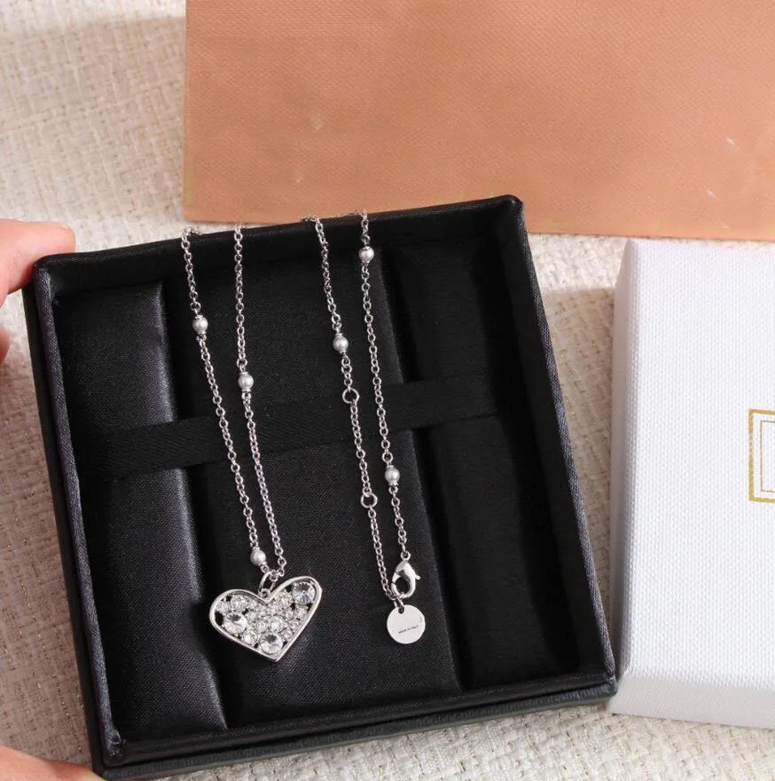 Stylish Love Heart Pendant Necklace Classic Designer Diamond Heart shape Necklace Chain Jewelry For Women Europe America Jewelry Gift Bijoux