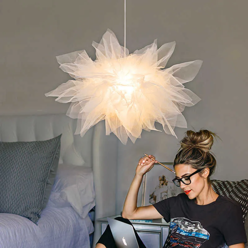 Luci Decorazione di nozze Voile Pizzo Lampada a sospensione bianca Creative Art Designer Soffitto alto Lampada a sospensione Ragazza Donna Illuminazione camera da letto 0209