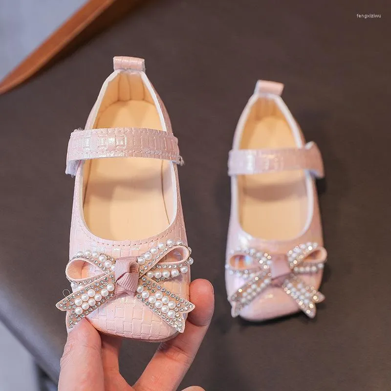 Düz ayakkabılar 1-6 yaşındaki çocuk moda boncuklu yay deri prenses parti zarif kız kızlar bahar çocukları elbise ayakkabı