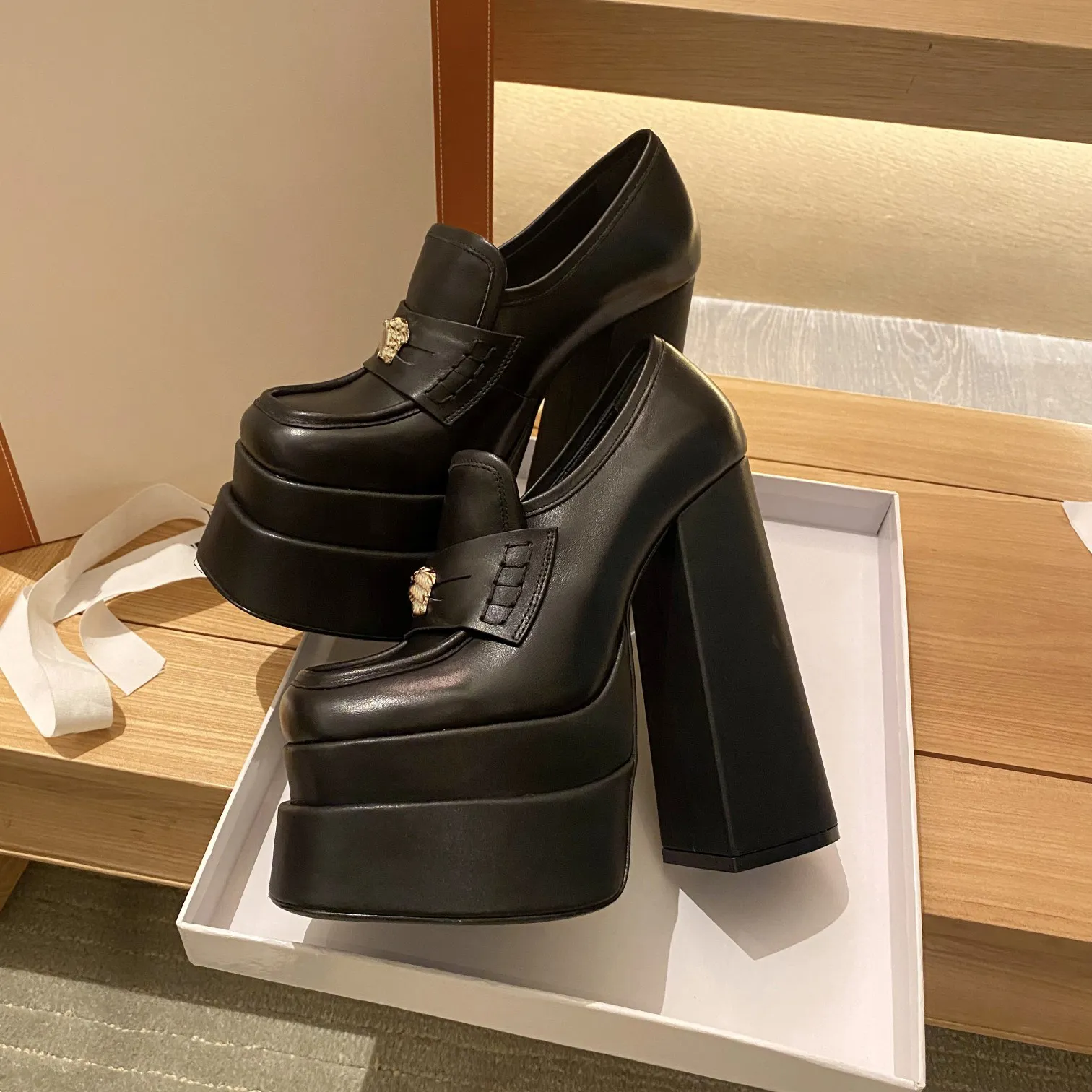 Womens Aevitas Platform Loafers Boots Designer Heel Pumps Laofer