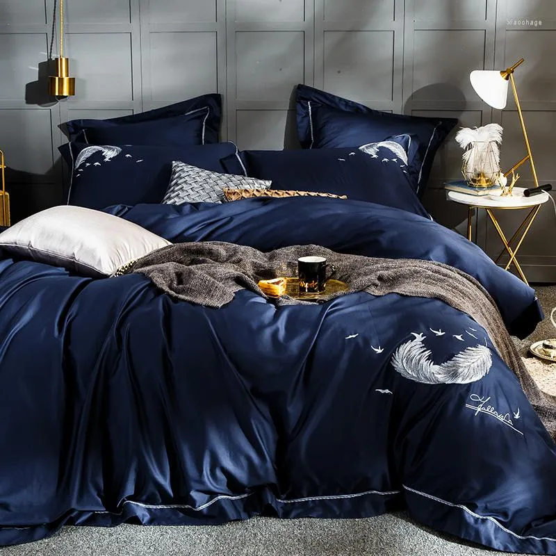 Beddengoed sets 2023 katoenklassiek Europese stijl luxe set. Duvet Cover bed laken linnen kussencases. Pauw blauw