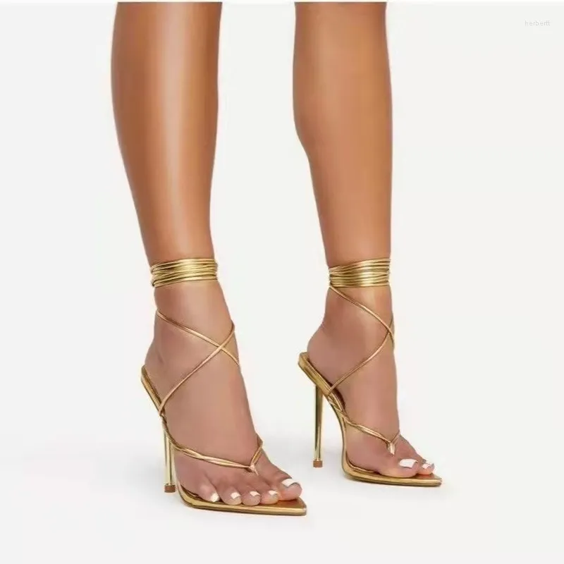 Sandálias 2023 Sapatos de verão sexy femininos Gladiator Flip Flips Bandagem Buckle Strap Pumps Ladies Party Sales Mulheres Zandalias