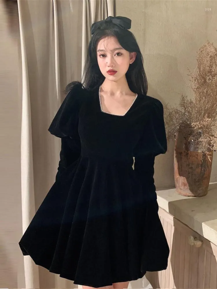 Robes décontractées Houzhou Noir Élégant Vintage Robe À Manches Longues Kawaii Puff Velours Automne Hiver Solide Harajuku Gothique Streetwear