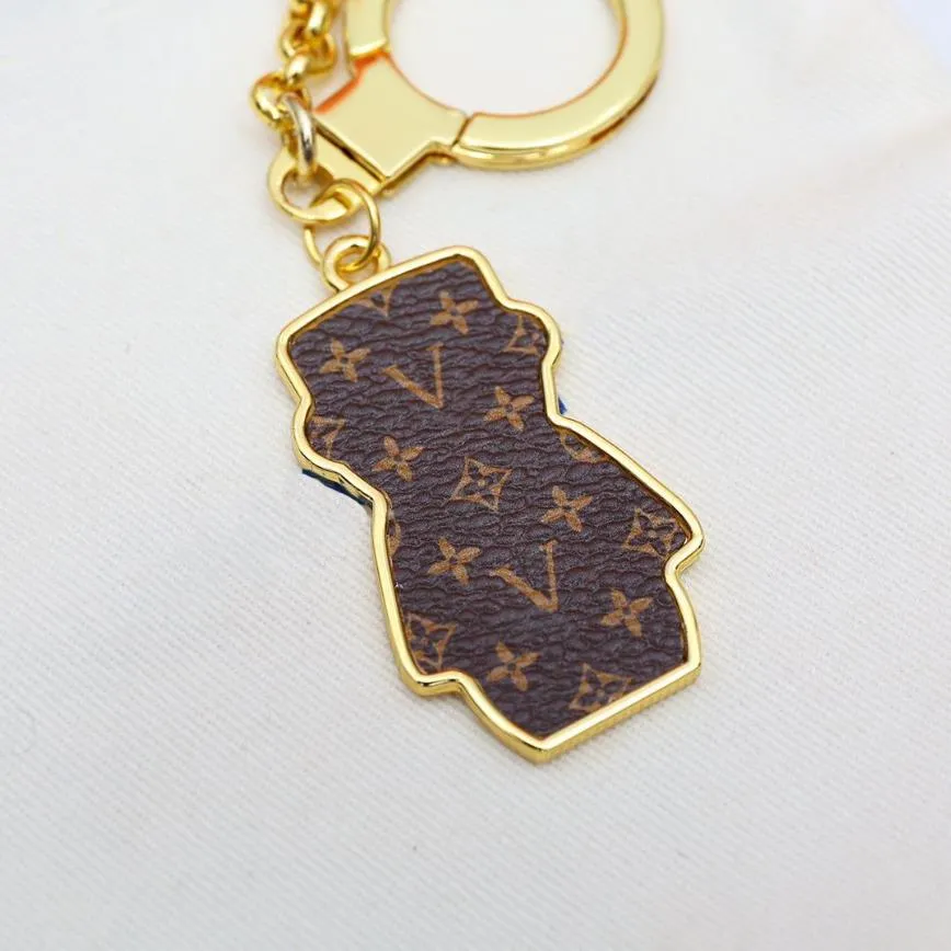 The new gold men's and women's key rings are luxury key rings suitable for all