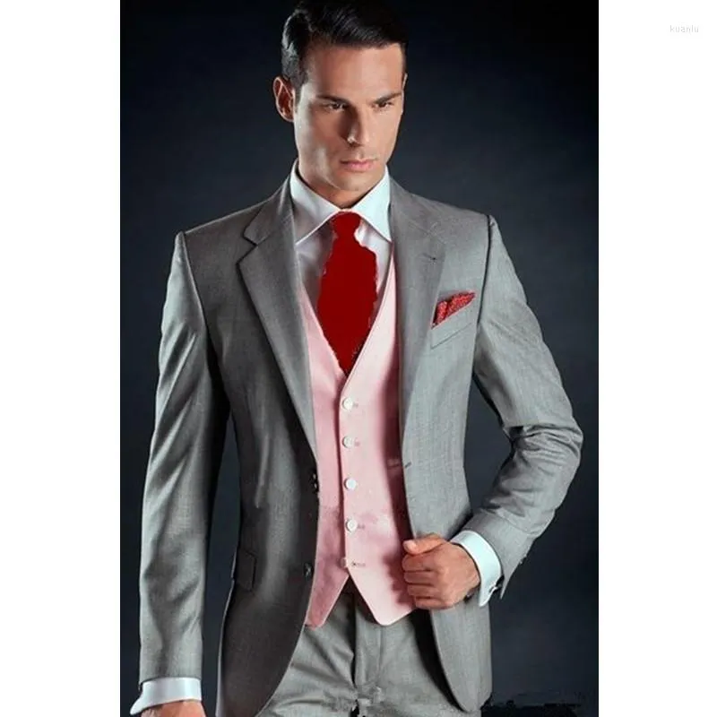 Costumes pour hommes Dernières conceptions de pantalons de manteau Mode Gris Marié Tuxedo Rose Gilet Costume Hommes De Mariage Homme Terno Costume Homme (Veste Gilet)