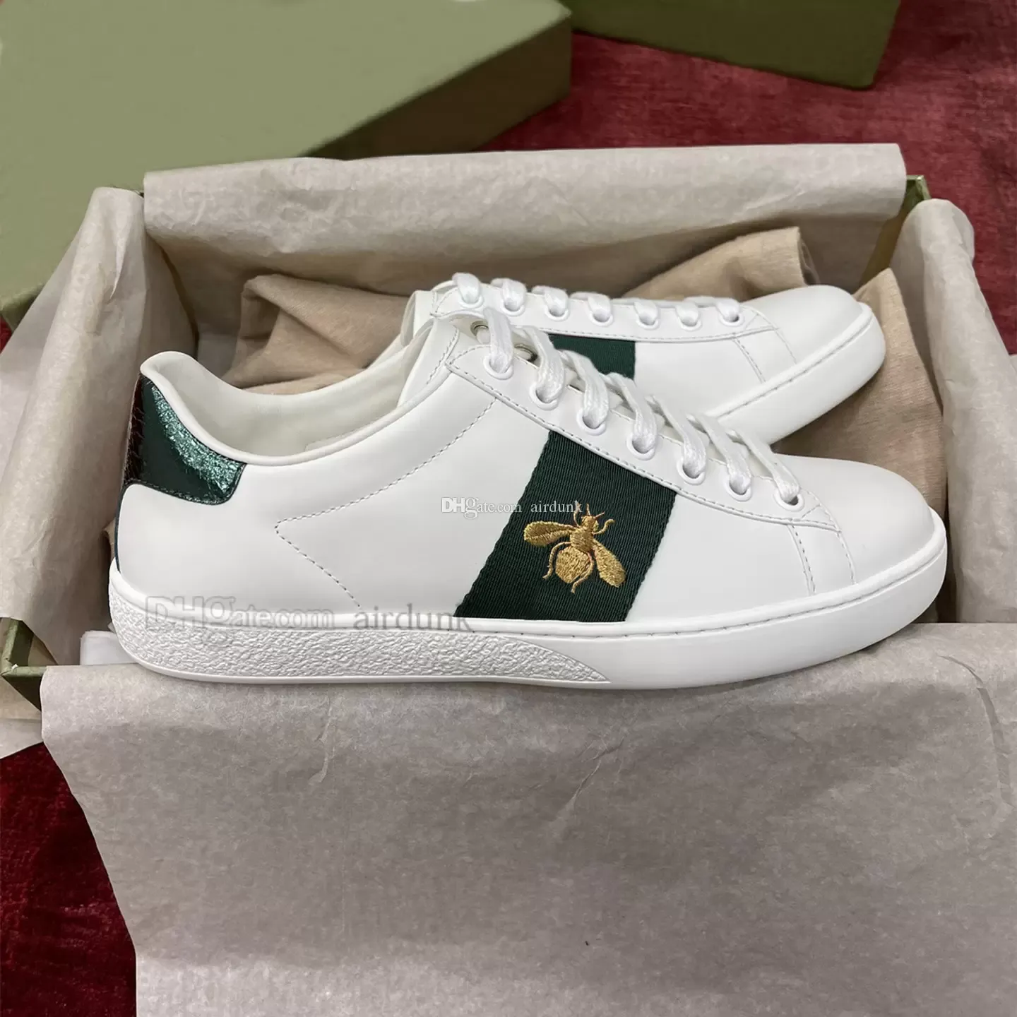 المصمم Ace Sneakers Bee Leather أحذية غير رسمية كلاسيكية من الجلد الأبيض النمط القاع النمر المطبوع للرياضة العاشق الثعابين الرجال النساء إيطاليا الدانتيل المدربين