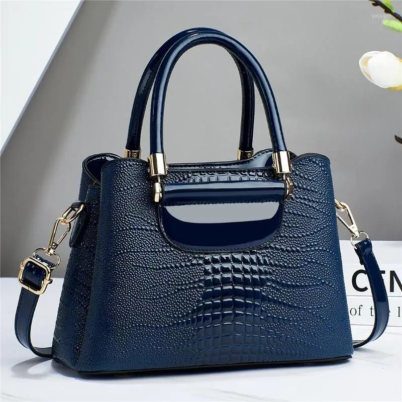 Sacs à bandoulière automne vente Texture lumière luxe tempérament sac à main femme 2023 grande capacité Simple femmes une épaule sac à bandoulière