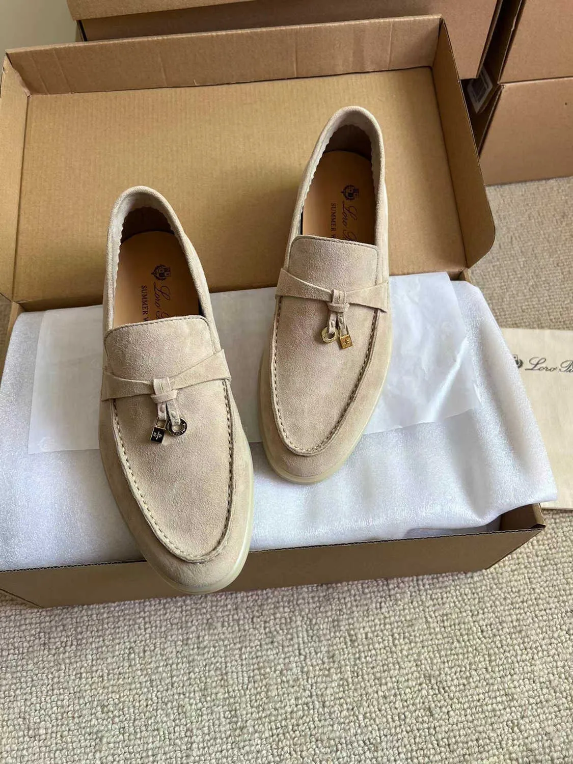 Shoes Factory Designer Loropiana Lucky Shoes Leather Women's Shoes Autumn Loropiana Shoes Cashmere Suede Flat Sole Comfortable Single Shoes Casual Shoes