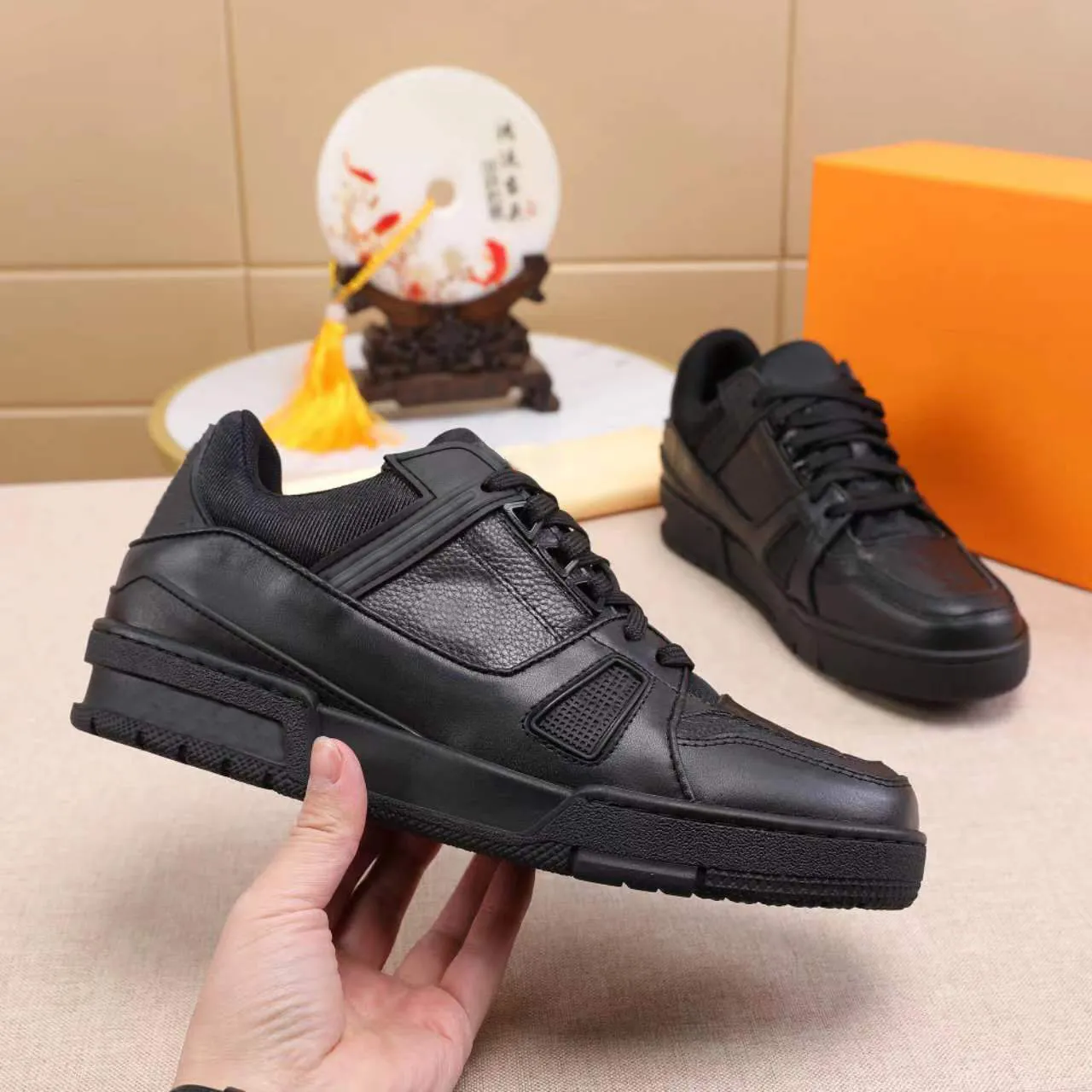 Sneaker trainer di design nero 2023 Schema casual designer di lusso Sneaker in pelle classica in pelle scamosciata in pelle scamosciata da esterno