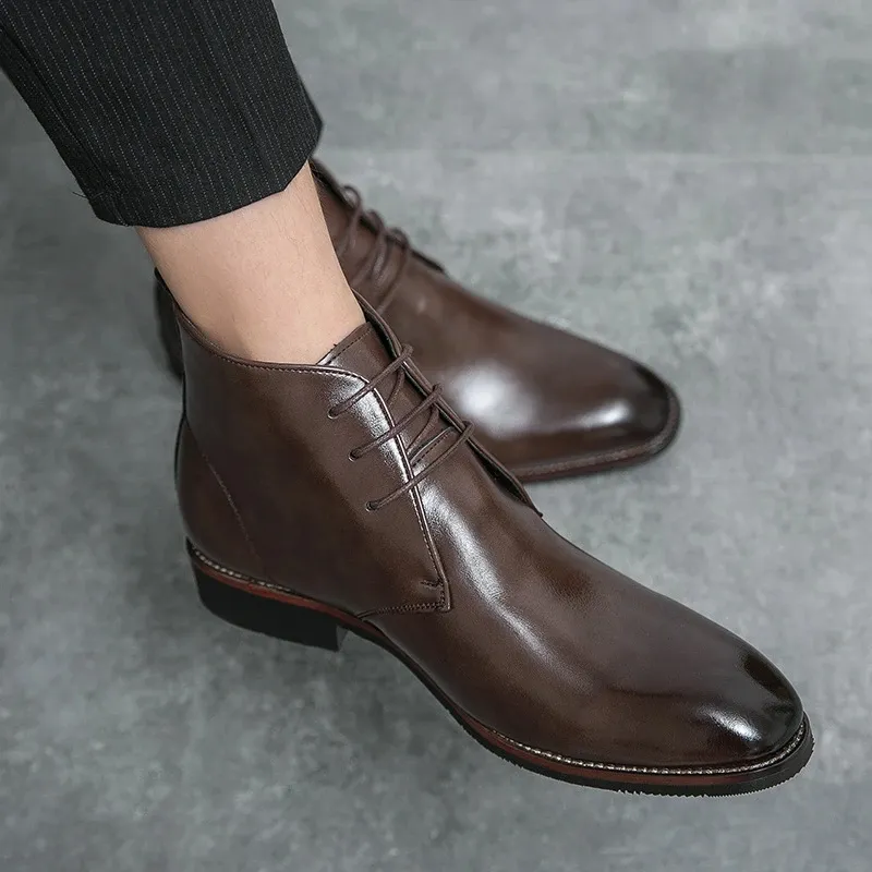 2023 British Brown Gentleman Brogues Shoe Comfortable Business Wear Shoes Men Soft Corporate Formal Boots Leather Sapato Social