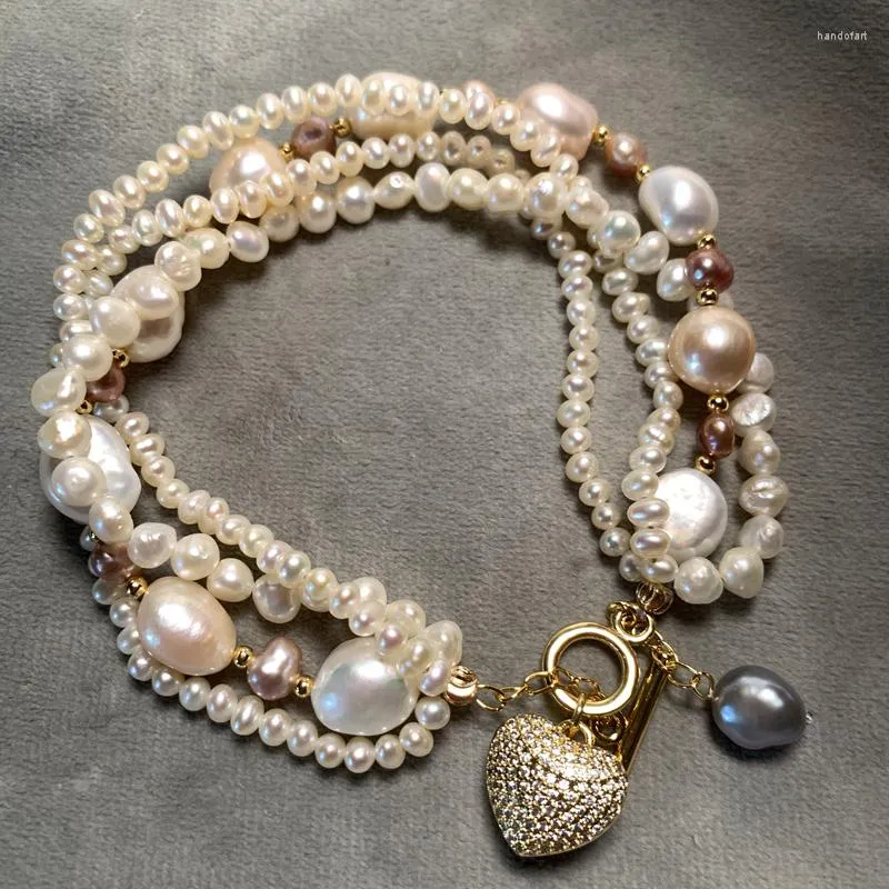 Les bracelets à breloques en perles naturelles pour femmes sont multicouches et portent des bijoux de créateur baroques faits à la main à fort lustre, sans frais de port.