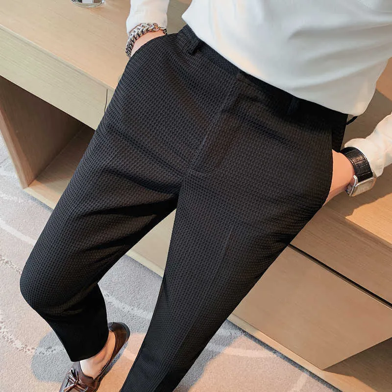 Męskie spodnie jesienne zimowe pantelony hombre moda gofrowe biznesowe kombinezon dla mężczyzn odzież 2023 Slim FIT Formalne spodnie 36 Y2302