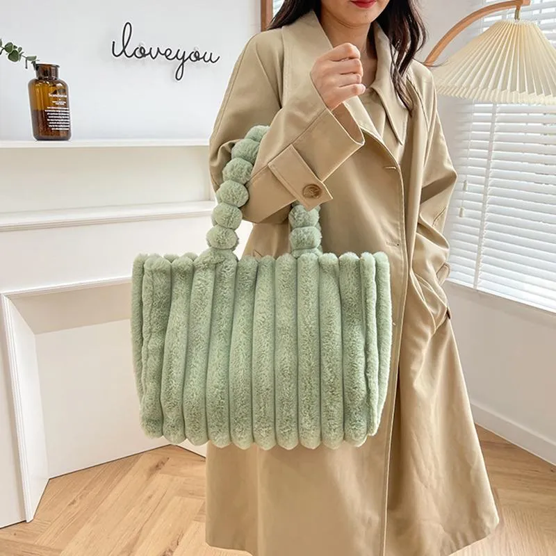 イブニングバッグ冬のファッション豪華な女性ショルダーバッグソリッドフェイクファーソフトトート大容量デザイナーレディースレディース財布とハンドバッグ