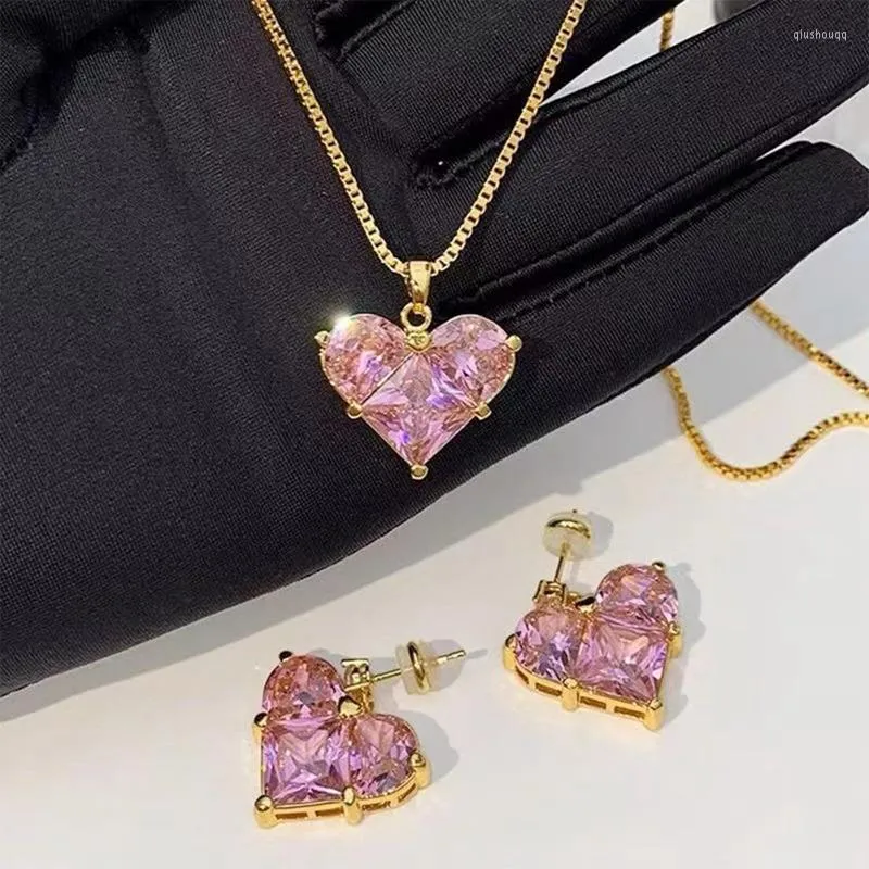 Pendant Necklaces 2023 Fashion Trend Unique Design Elegant Delicate Pink Love Zircon Clavicle Necklace Women Jewelry Party Gift Wholesale