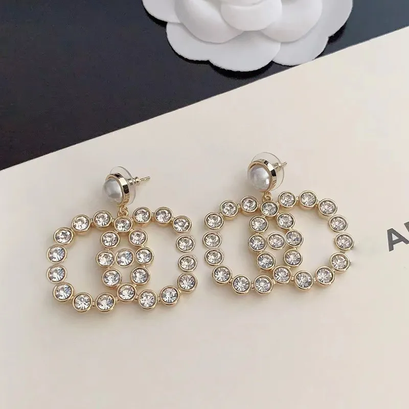 CHANNEL Lettre Boucles d'oreilles Goujons Femmes Mode Simple Designer Strass Pendentif Oreille Charme Street Party Bijoux Chanceux Or Blanc K Couleur 925 Argent Aiguille Boucle d'oreille 01