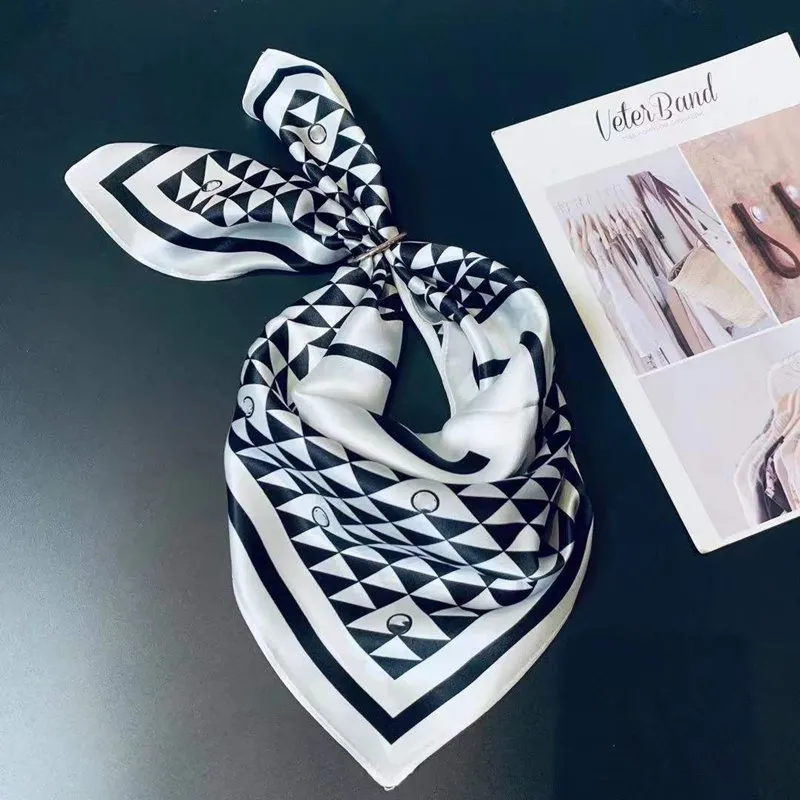 Piccola sciarpa di seta per le donne Nuova stampa Borsa con manico Nastri Sciarpa per la testa di moda di marca Piccole sciarpe lunghe e sottili