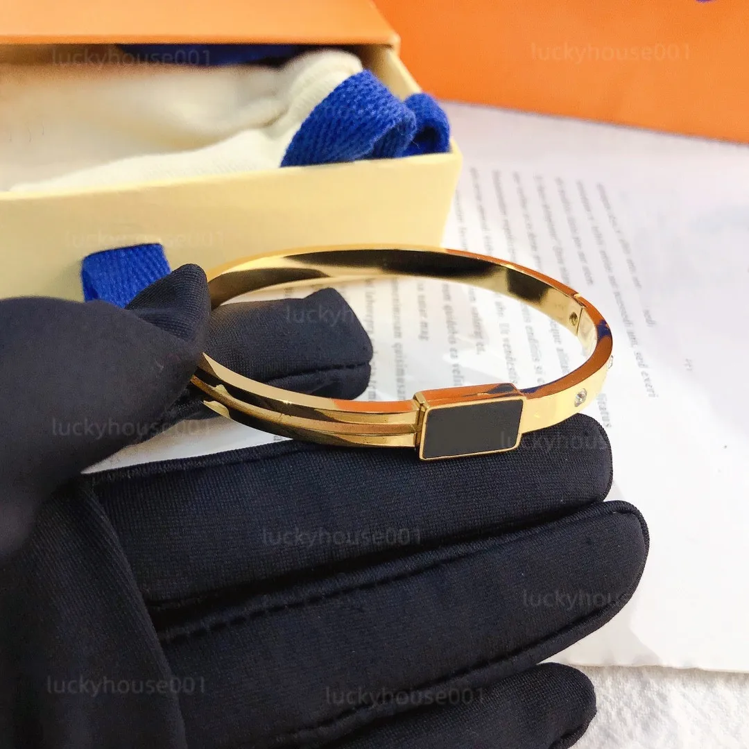 Nuovo braccialetto con lettera da donna Bracciale in oro con diamanti Gioielli di lusso con intarsio artigianale Bracciale antisbiadimento avanzato Progettato per le donne di lusso S179