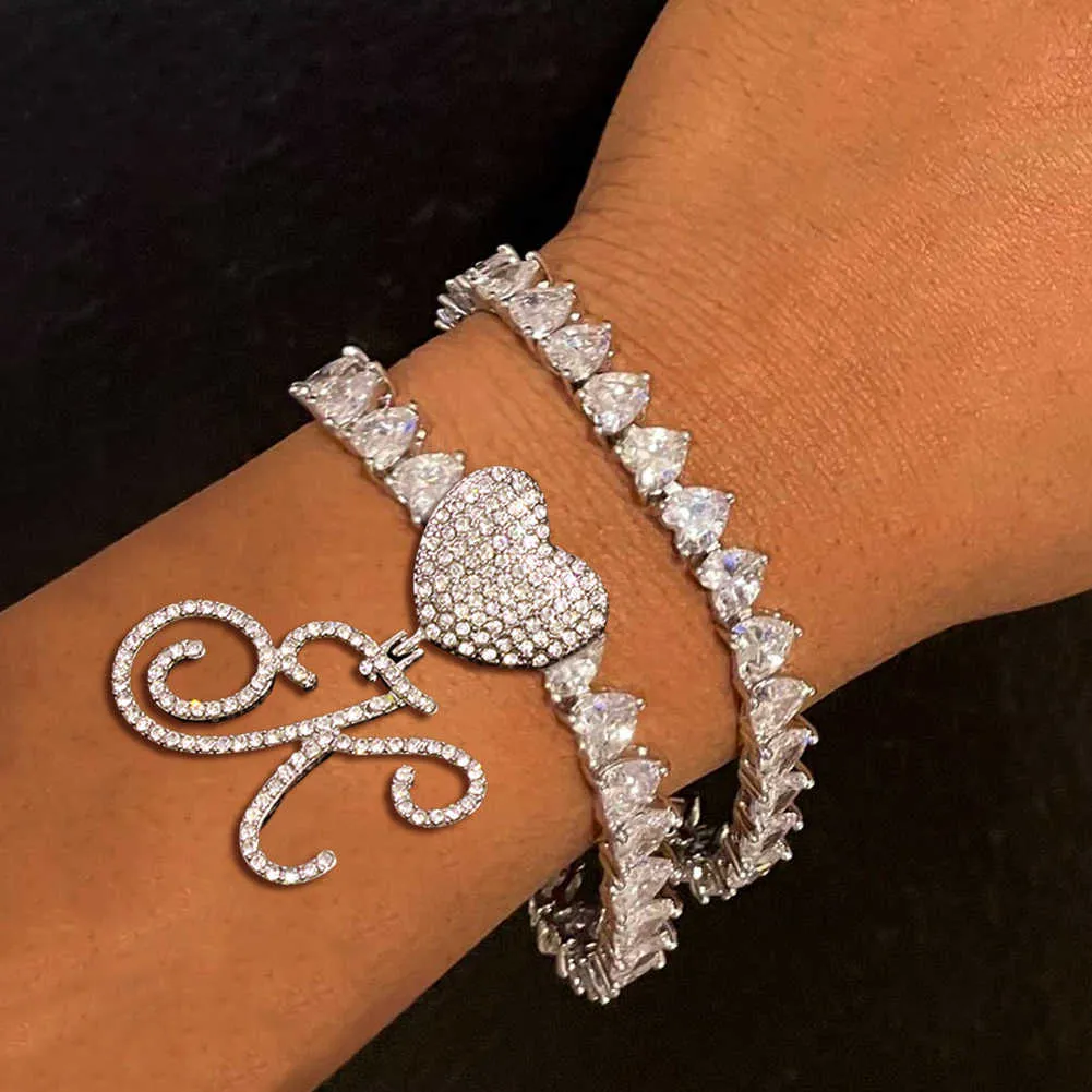 Catena a maglie Hip Hop Bling Crystal A-Z Lettera corsiva Braccialetti iniziali per donna Oro argento Colore cuore strass Bracciale catena gioielli G230208