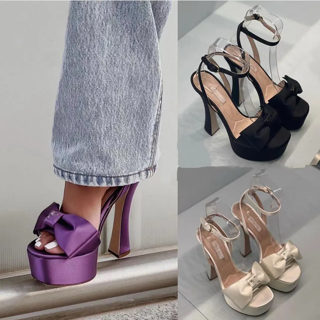 Sandallar Tasarımcılar Kadınlar İçin Ayakkabı 24 Serpantin Deri Saten Bowtie Toka Platform Topuk Ayakkabı 14cm Yüksek Yüksek Ladies Düğün Partisi Romestone Heel Roman Sandal 35-42