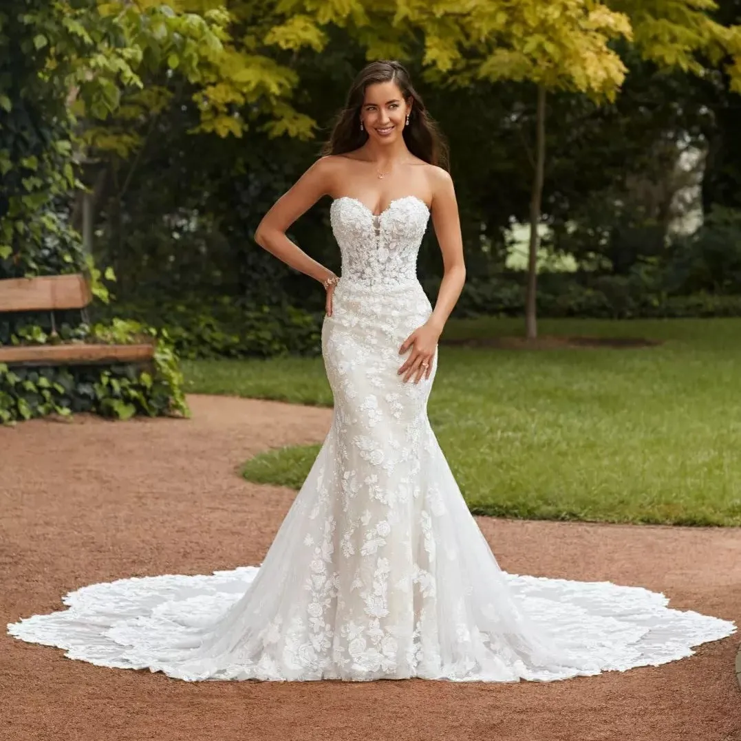 Stunning Lace fishtail strapless wedding dress with Sweetheart Neckline, Sweep Train, and Plus Size Option - Perfect for Your Special Day! Stunning Lace fishtail strapless wedding dress with Sweetheart Neckline, Sweep Train, and Plus Size Option - Perfect for Your Special Day!