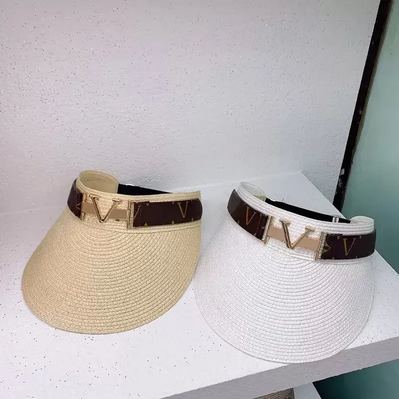 Güneş şapka tasarımcı kapağı kadınlar casquette visors üst boş kapaklar şapkalar erkek kova şapka yaz moda altın v plaka chapeau bere sıcak